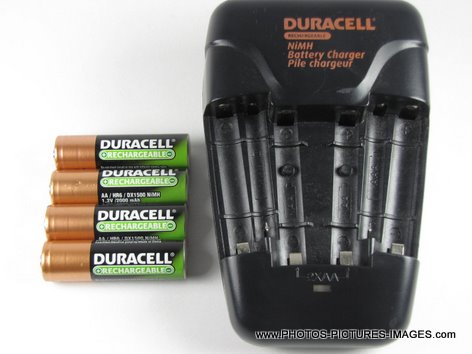 Duracell Value Charger With 4AA Pre Charged Rechargeable NiMH