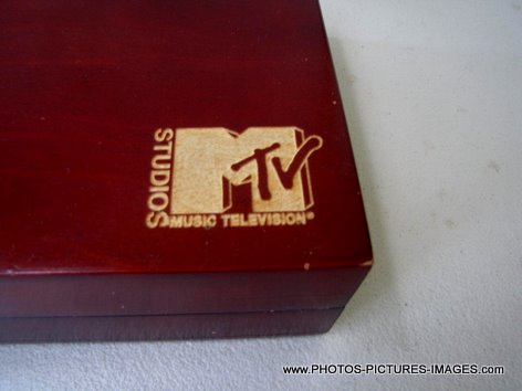 MTV CD and DVD Holder - Hard Wood Grain Finish
